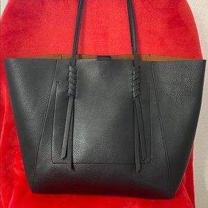 H&M- Large Tote Bag 👜